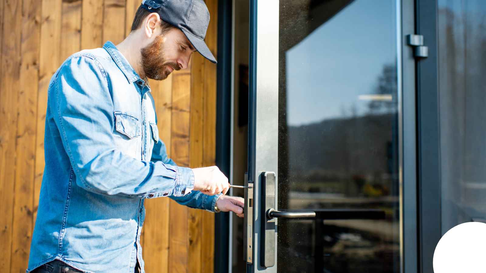 Locksmith in Nashville, TN — LaFollette Door Hardware Repair Locksmith in Nashville, TN — LaFollette Door Hardware Repair