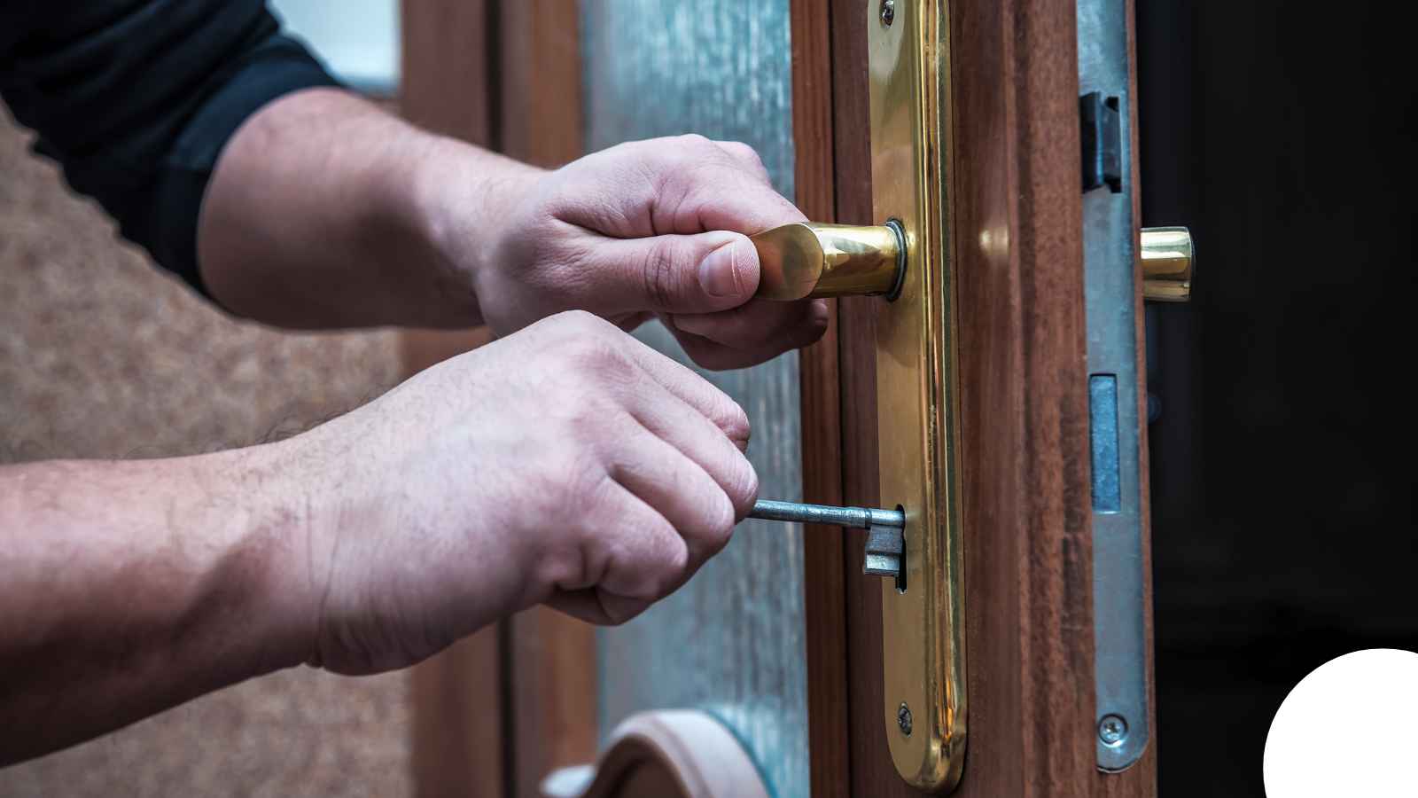 Locksmith in Nashville, TN — LaFollette Door Hardware Repair Locksmith in Nashville, TN — LaFollette Door Hardware Repair