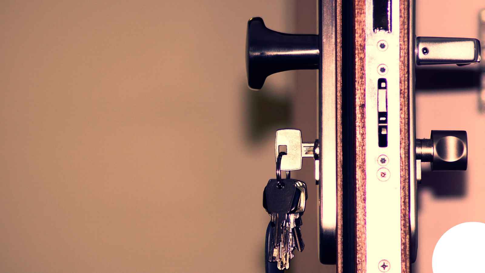 Locksmith in Nashville, TN — LaFollette Door Hardware Repair Locksmith in Nashville, TN — LaFollette Door Hardware Repair